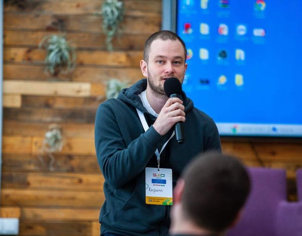 Kirill Udruhov — Speaking at an SEO Club UA meetup in Kyiv